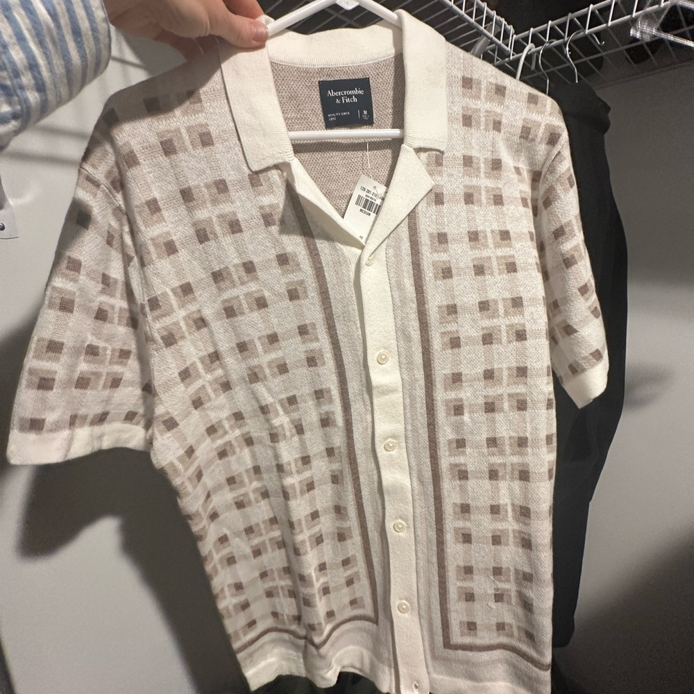 Men’s Abercrombie shirt